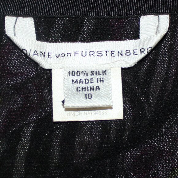 Diane von Furstenberg Silk Flouncy Floral Purples, Blacks White Skirt size 10 - Picture 4 of 6